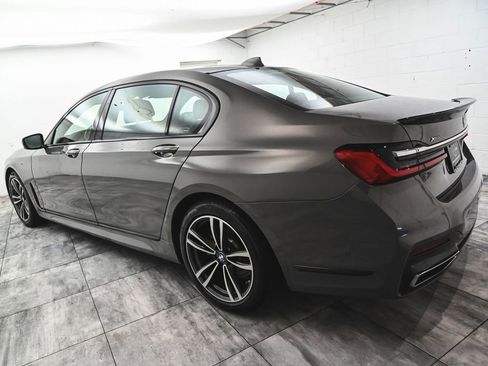 Used 2022 BMW 740i xDrive w/ M Sport Package AWD/4WD image 4