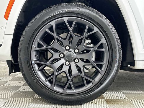 Used 2025 Jeep Grand Cherokee L Summit image 31