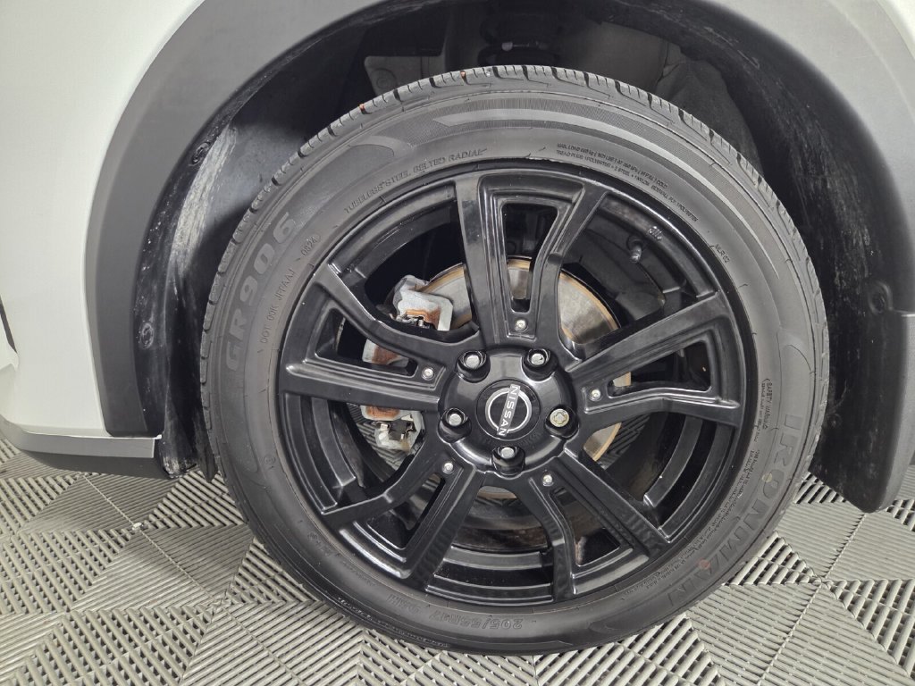 Used 2022 Nissan Kicks SV FWD image 9