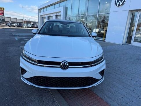 New 2026 Volkswagen Jetta SE FWD image 2