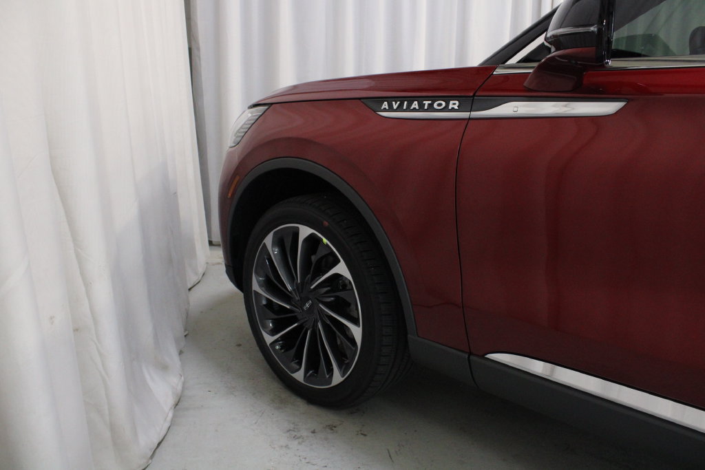 New 2027 Lincoln Aviator AWD image 30