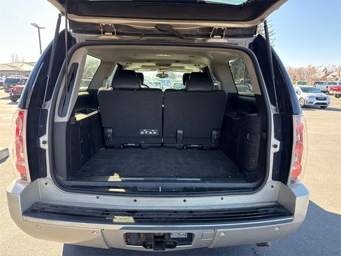 Used 2014 GMC Yukon XL Denali image 11