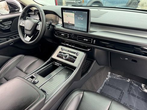 Used 2022 Lincoln Aviator AWD w/ Premium Package image 21