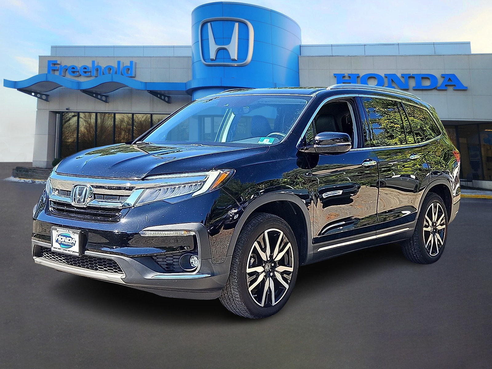 Used 2020 Honda Pilot Touring image 3