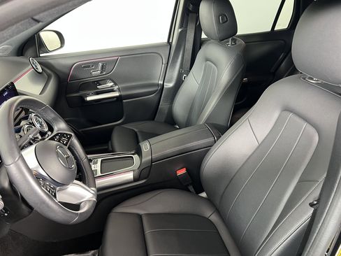Certified 2025 Mercedes-Benz GLA 250 4MATIC image 16