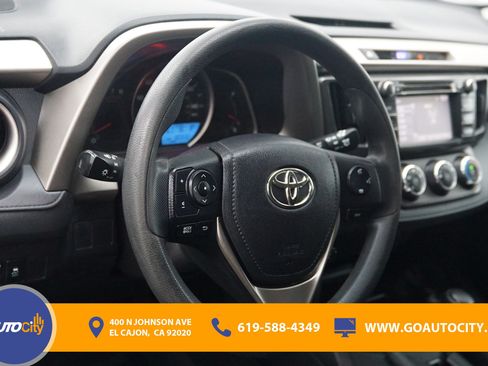 Used 2015 Toyota RAV4 LE FWD image 17