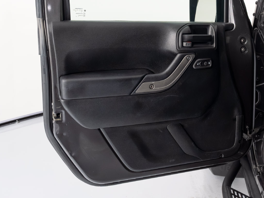 Used 2018 Jeep Wrangler Unlimited Sport S AWD/4WD image 13