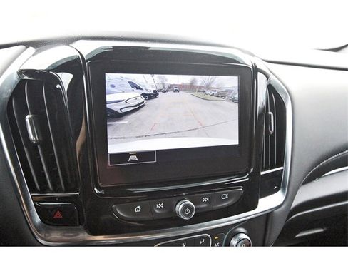 Used 2024 Chevrolet Traverse LT image 24