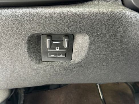 Used 2013 GMC Sierra 2500 SLE w/ HD SLE Premium Package AWD/4WD image 16