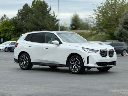Used 2025 BMW X3 xDrive30 w/ Premium Package AWD/4WD image 3