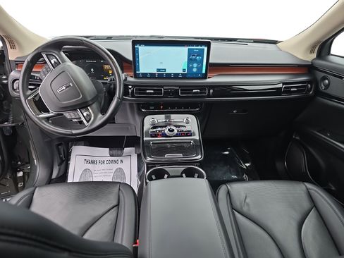 Used 2022 Lincoln Nautilus Reserve w/ Equipment Group 201A image 9