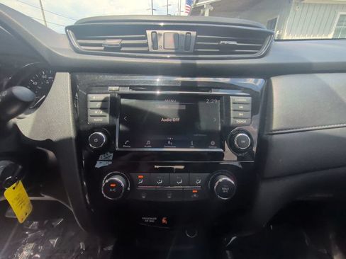 Used 2018 Nissan Rogue S FWD image 17