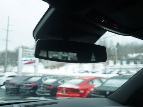 Used 2022 Cadillac Escalade Luxury image 29