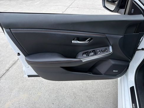 Used 2023 Nissan Sentra SR w/ SR Premium Package FWD image 23
