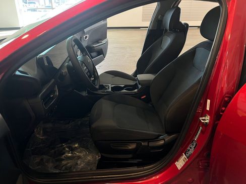 Used 2025 Kia K4 LXS image 25