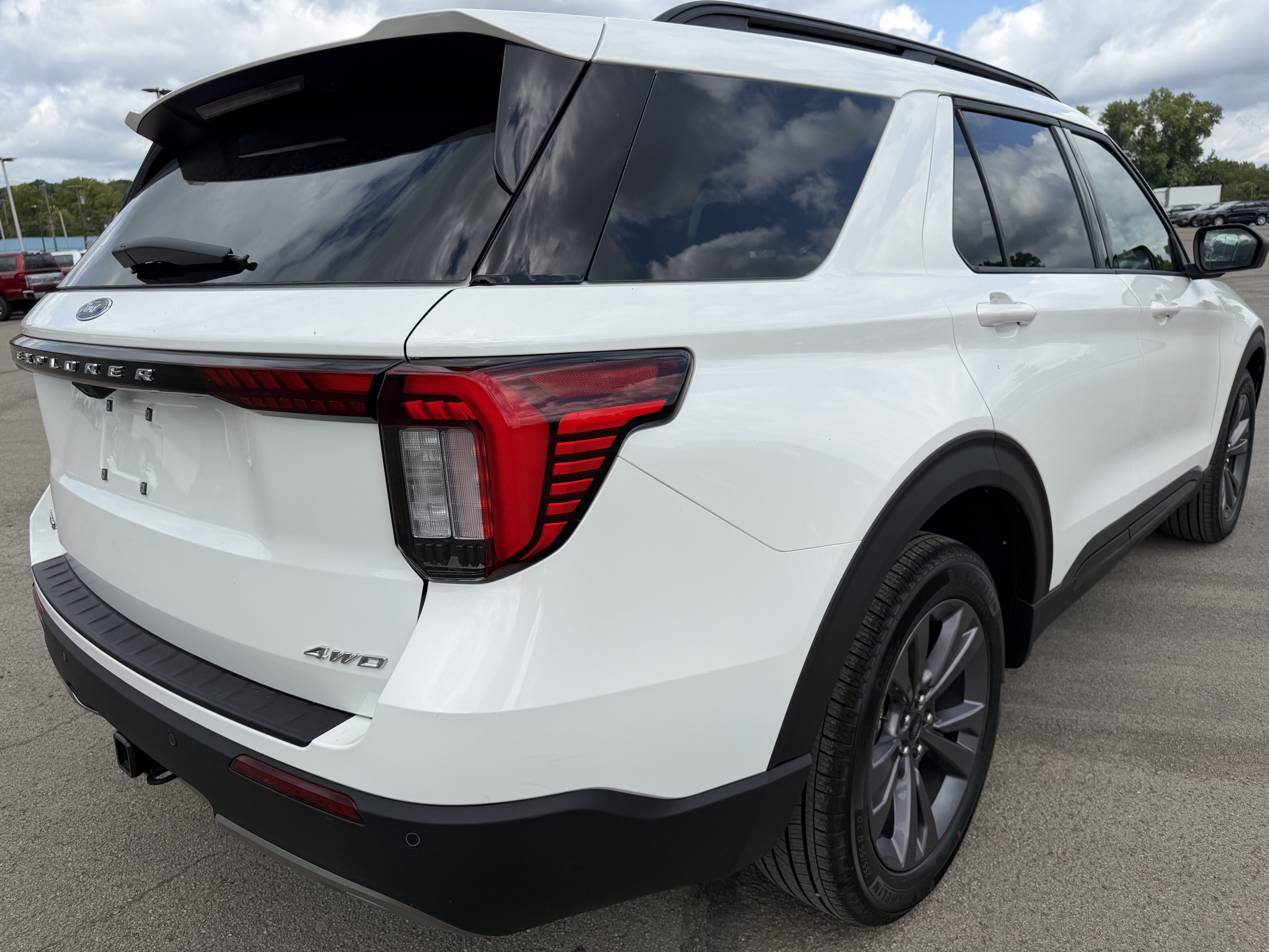 New 2026 Ford Explorer Active w/ Active Comfort Package AWD/4WD image 2