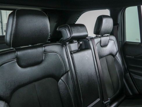 Used 2023 Jeep Grand Cherokee Altitude AWD/4WD image 27