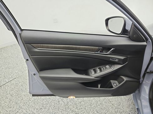 Used 2021 Honda Accord Touring image 14