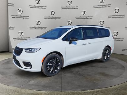 New 2026 Chrysler Pacifica Select w/ S Appearance Package