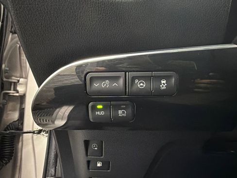 Used 2018 Toyota Prius Prime Advanced image 29