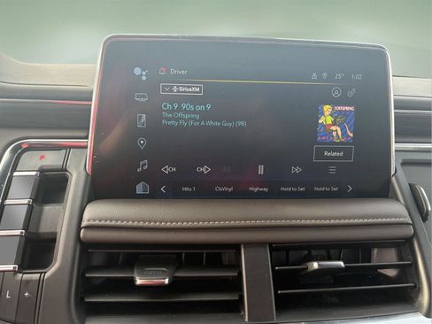 Used 2024 Chevrolet Suburban LT image 18