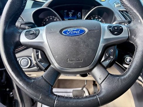 Used 2014 Ford Escape Titanium w/ Equipment Group 401A AWD/4WD image 16