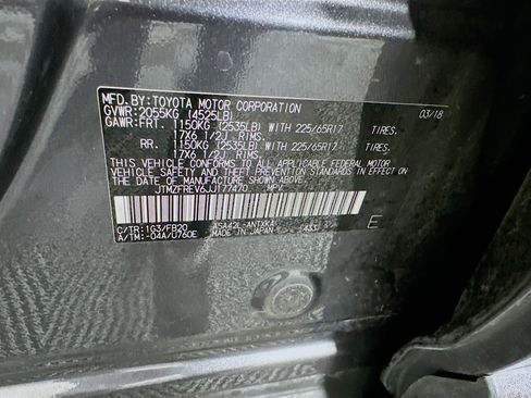 Used 2018 Toyota RAV4 LE image 12