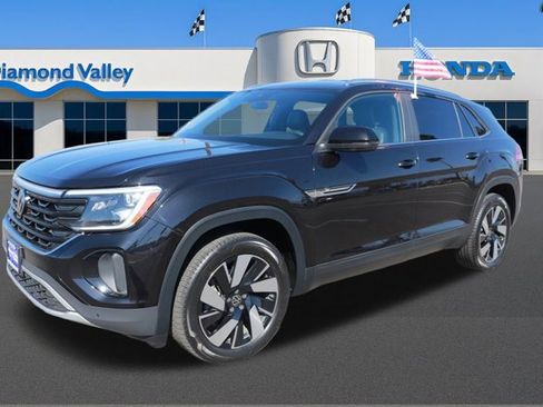 Used 2024 Volkswagen Atlas Cross Sport SE image 3