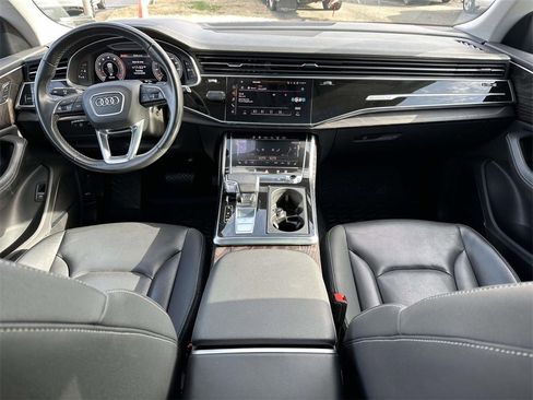 Used 2022 Audi Q8 Prestige image 2