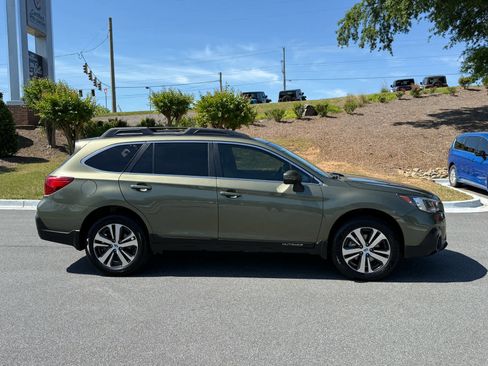 Used 2018 Subaru Outback 2.5i Limited w/ Popular Package #2 AWD/4WD image 6