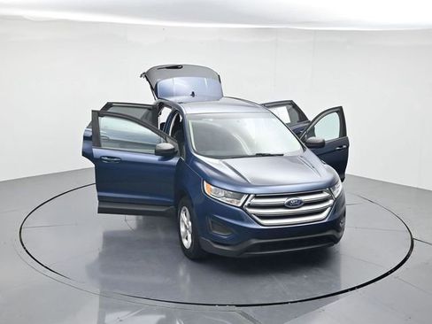 Used 2017 Ford Edge SE FWD image 46