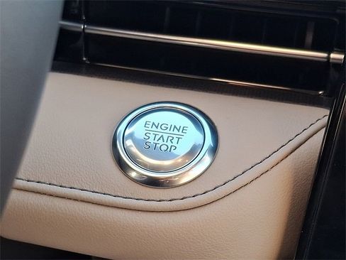 Used 2025 Lincoln Nautilus Premier w/ Equipment Group 102A image 24