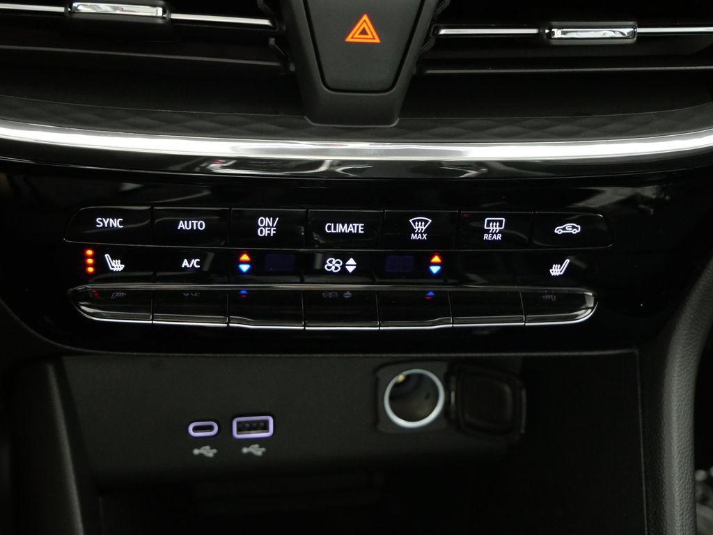 New 2026 Buick Encore GX Avenir w/ Avenir Technology Package AWD/4WD image 19