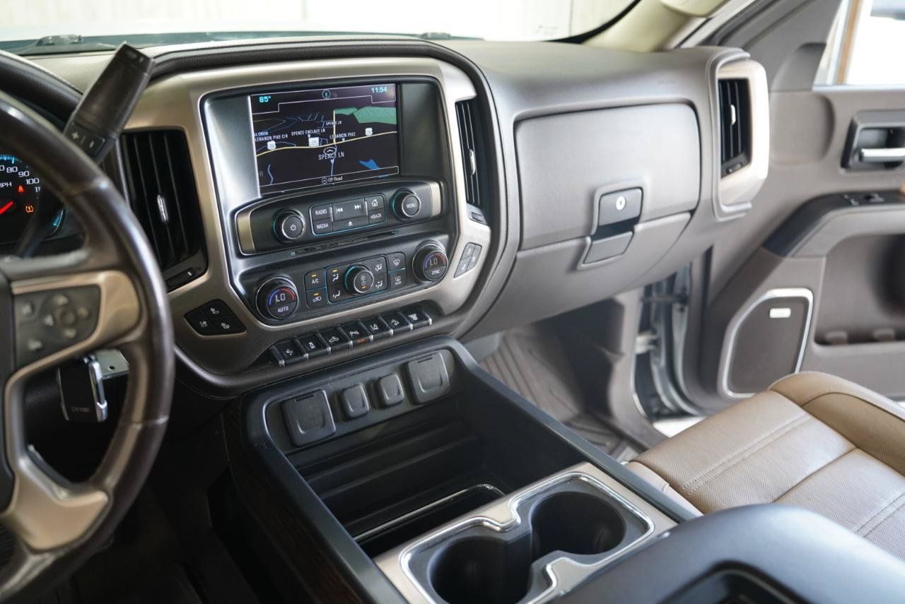 Used 2017 GMC Sierra 2500 Denali w/ Duramax Plus Package AWD/4WD image 21