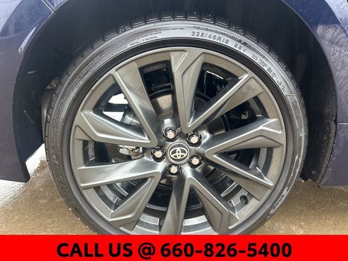 Used 2025 Toyota Corolla SE w/ SE Premium Package image 7