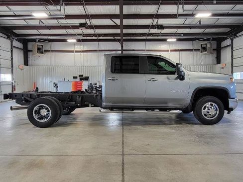New 2026 Chevrolet Silverado 3500 LT w/ Convenience Package AWD/4WD image 6