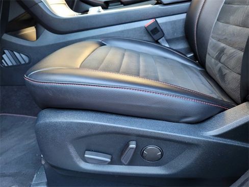 Used 2020 Ford Edge ST-Line image 21