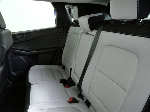 Used 2023 Ford Escape Active image 14