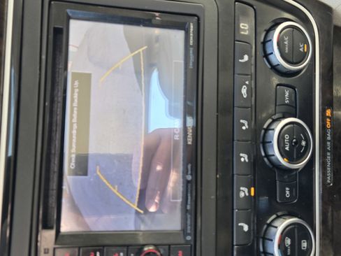 Used 2014 Volkswagen Passat 1.8T SEL Premium image 32