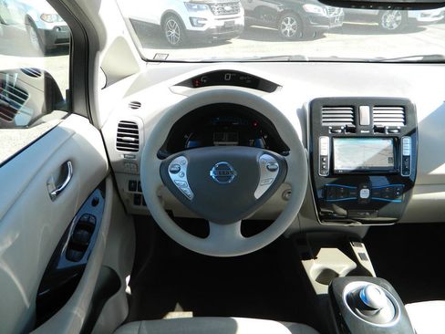 Used 2011 Nissan Leaf SL FWD image 15