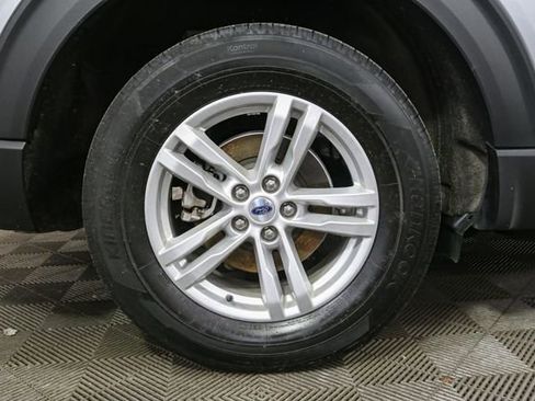 Used 2023 Ford Explorer XLT w/ Equipment Group 202A AWD/4WD image 16