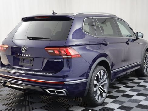 Used 2022 Volkswagen Tiguan SEL R-Line image 19