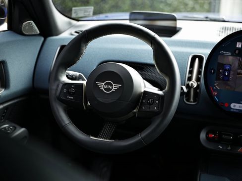 Used 2025 MINI Cooper Countryman S w/ Comfort Package Max image 27