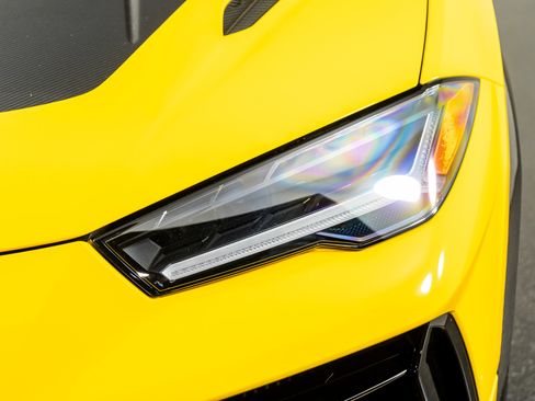 Used 2023 Lamborghini Urus Performante image 24