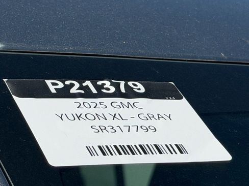 Used 2025 GMC Yukon XL Denali AWD/4WD image 7