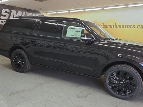 New 2025 Lincoln Navigator L Reserve w/ Jet Appearance Package image 21