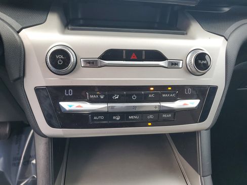 Used 2021 Ford Explorer 2WD image 24