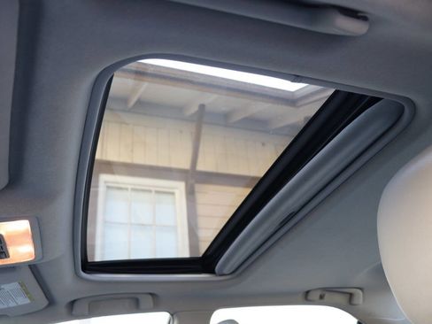Used 2012 Toyota Camry XLE FWD image 25