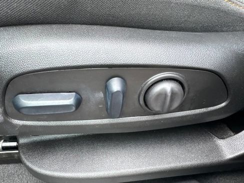 Used 2024 Chevrolet Equinox LT FWD image 14