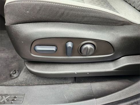 Used 2022 Chevrolet Equinox LS w/ LS Convenience Package image 19